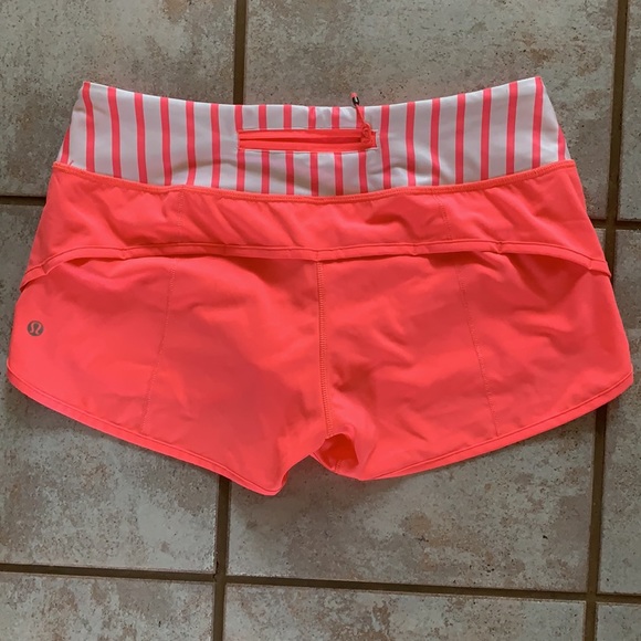 Lululemon speed up short size 6 - Picture 2 of 3